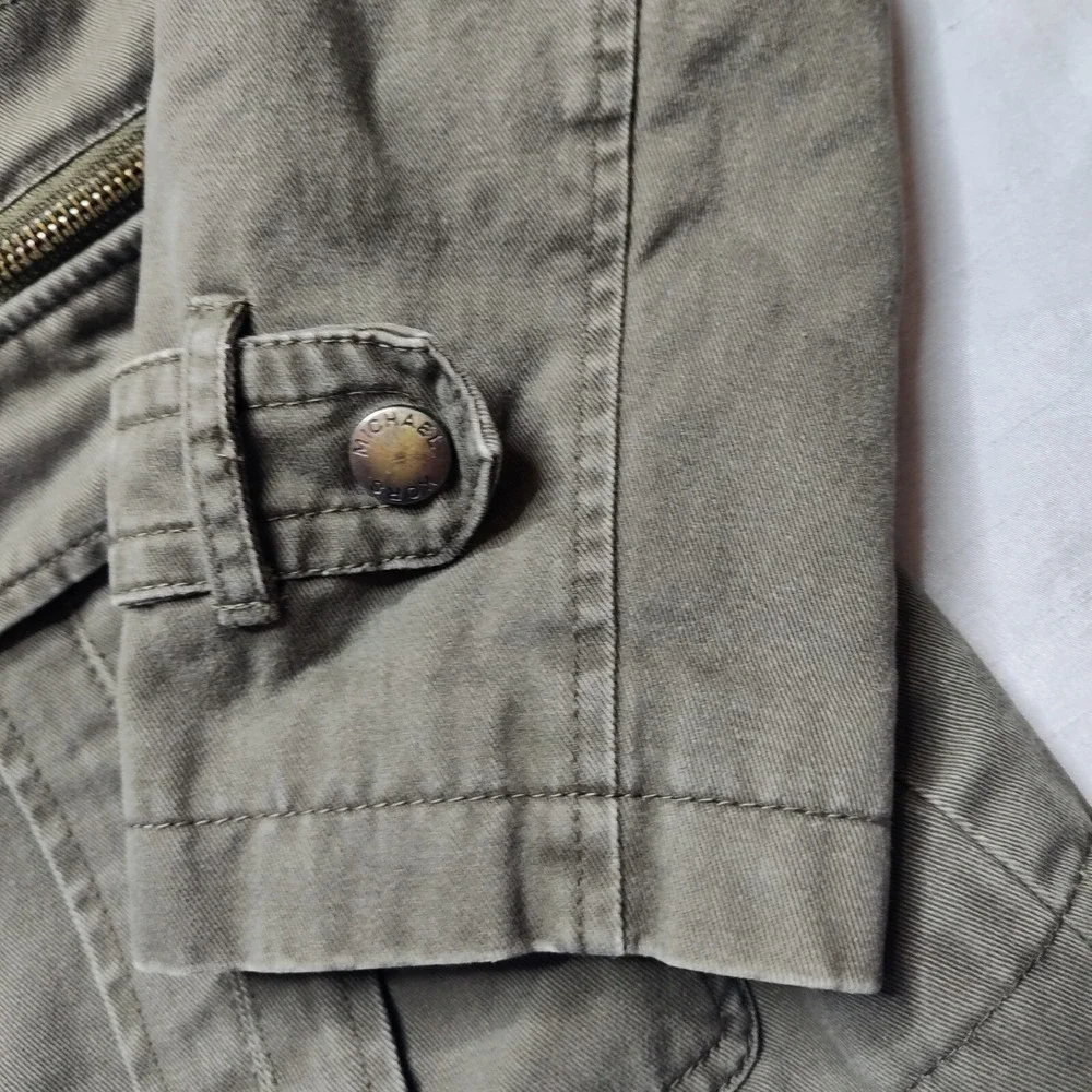Michael Kors description item